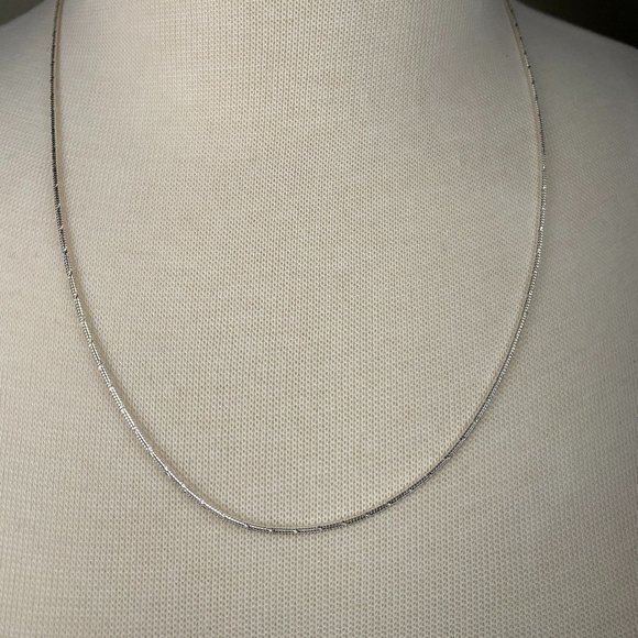 NEW 22" Real Solid Silver (not plated) Diamond Cut Snake Chain 1.5mm - Picture 2 of 5